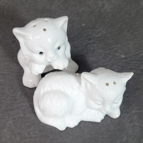 Vintage White Persian Kitty Cat Ceramic Salt & Pepper Shakers Set ✨️ Excellent ✨ - Picture 7 of 9